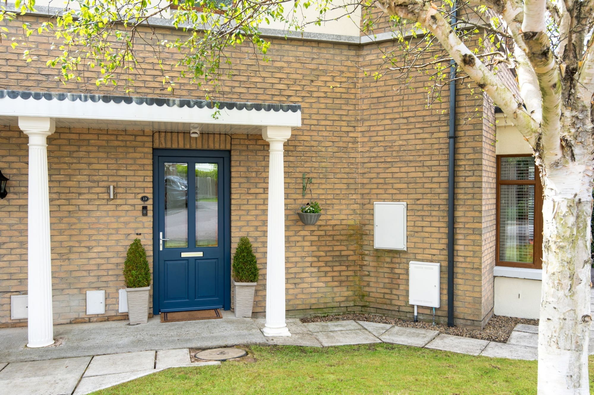 batch_3-web-or-mls-3-print-external-09