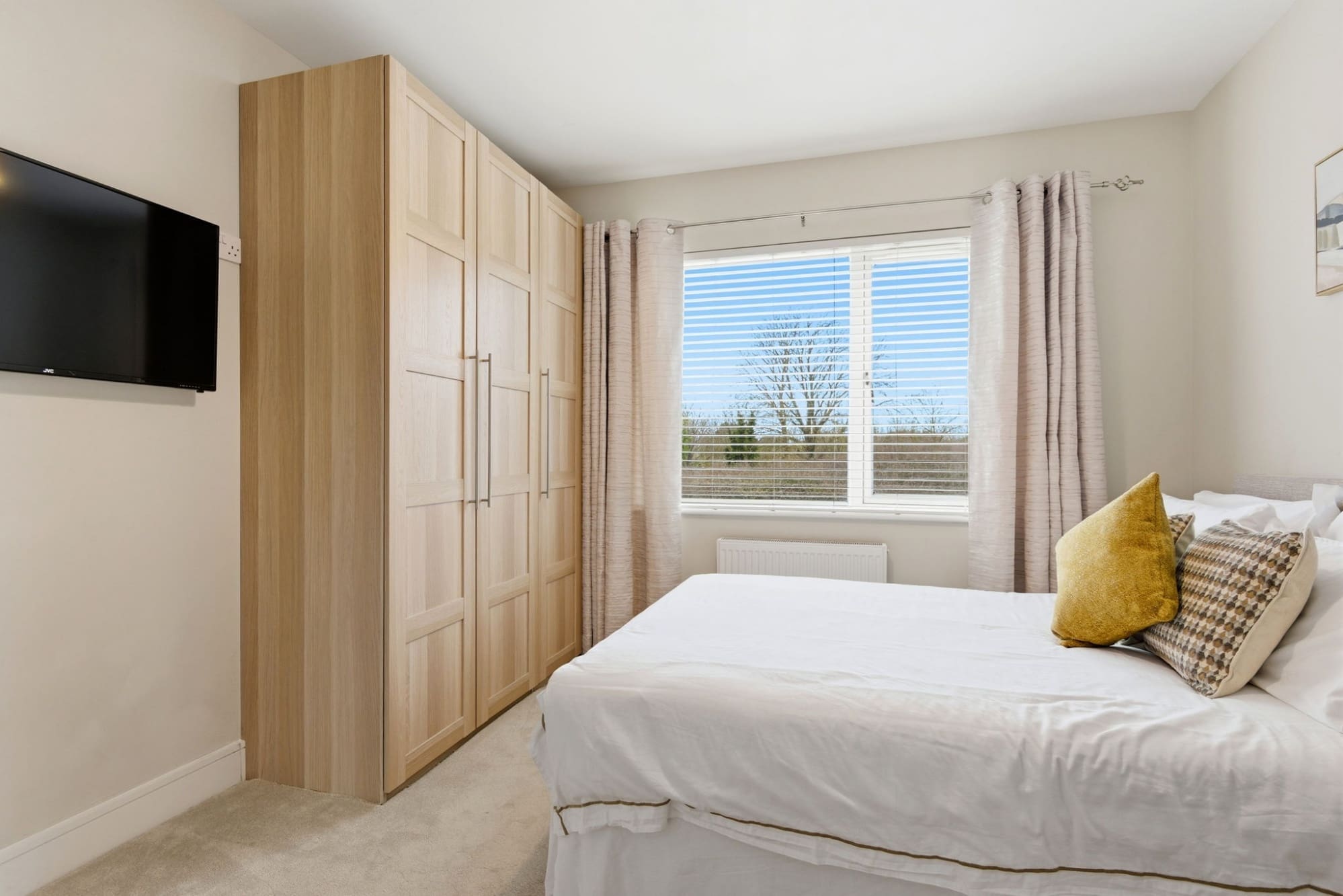 batch_16-web-or-mls-19_Riverview_006