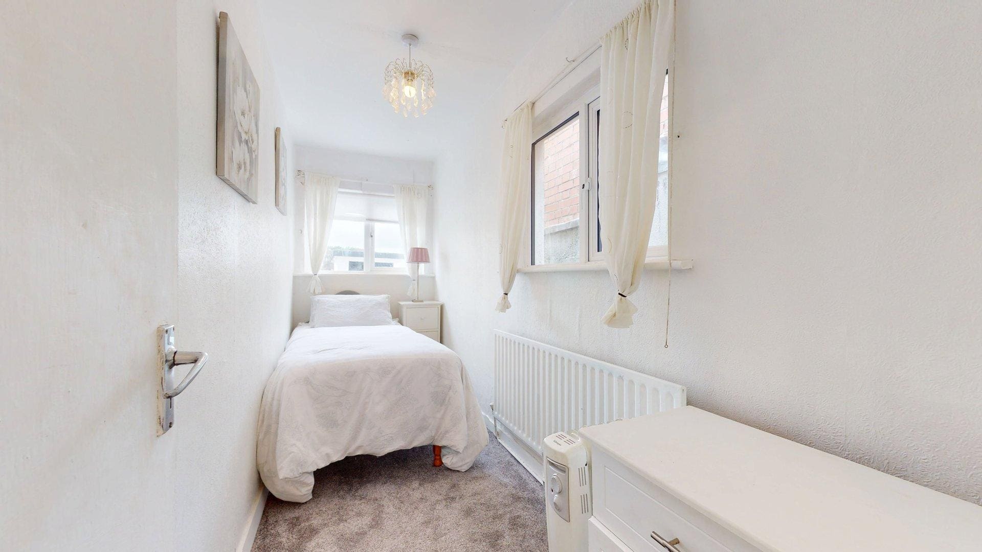 Saint-Peters-Terrace-04082026_172939