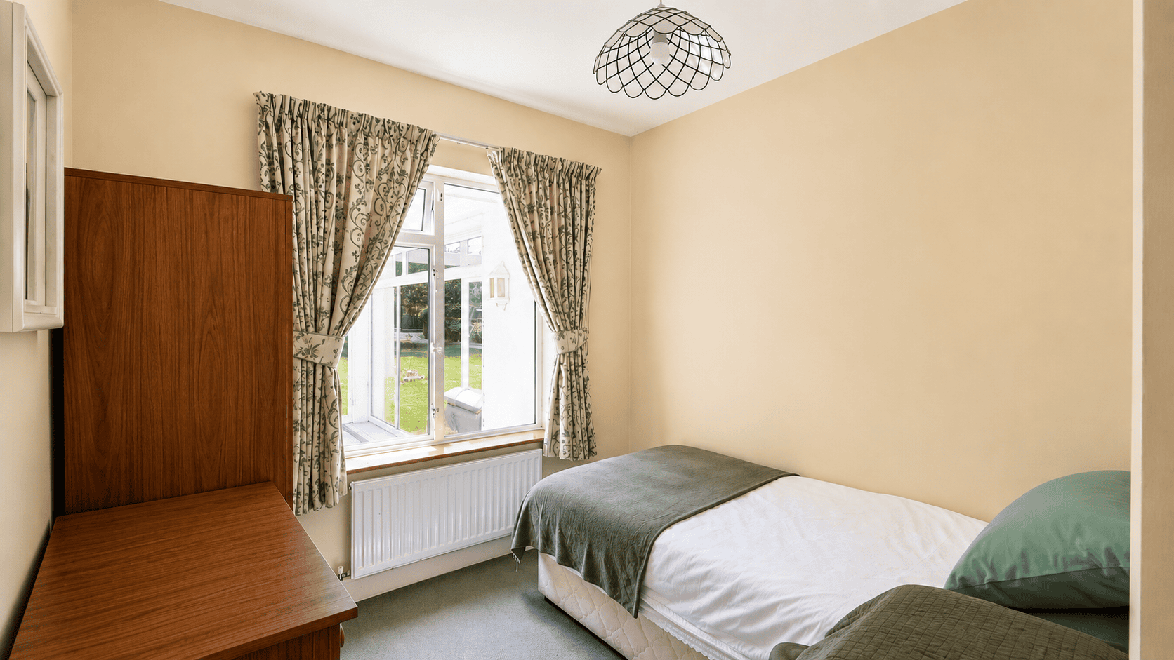 Bedroom Sebring, Claremont Road, Howth, Dublin 13